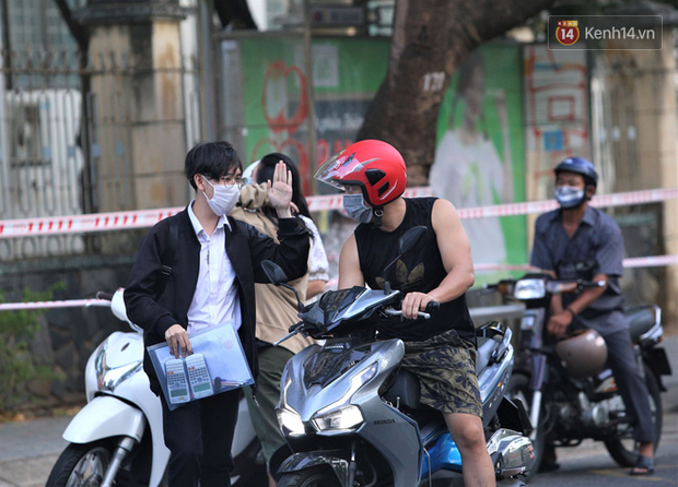 Thi tốt nghiệp THPT Quốc gia đợt 2: 26.000 sĩ tử bước vào môn Ngữ văn-10