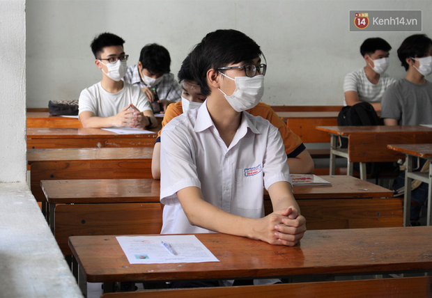 Thi tốt nghiệp THPT Quốc gia đợt 2: 26.000 sĩ tử bước vào môn Ngữ văn-20