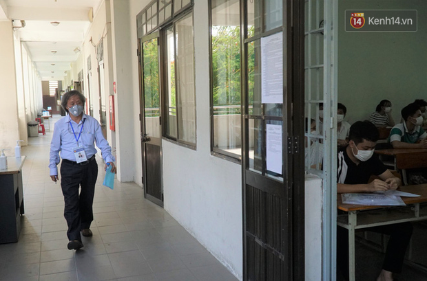 Thi tốt nghiệp THPT Quốc gia đợt 2: 26.000 sĩ tử bước vào môn Ngữ văn-21