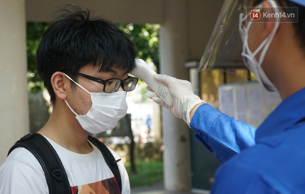 Thi tốt nghiệp THPT Quốc gia đợt 2: 26.000 sĩ tử bước vào môn Ngữ văn-13