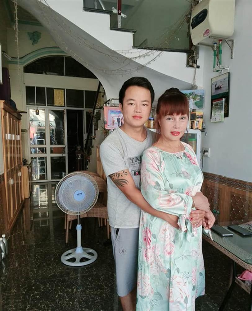Rộ nghi án cô dâu 63 tuổi ở Cao Bằng tiếp tục mang hành lý đi phẫu thuật thẩm mỹ?-3