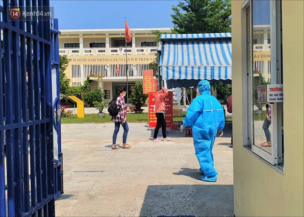 Điểm thi tốt nghiệp THPT có 1 không 2”: Giám thị mặc đồ bảo hộ, coi thi xong phải tự cách ly, bài thi sẽ được khử khuẩn-6