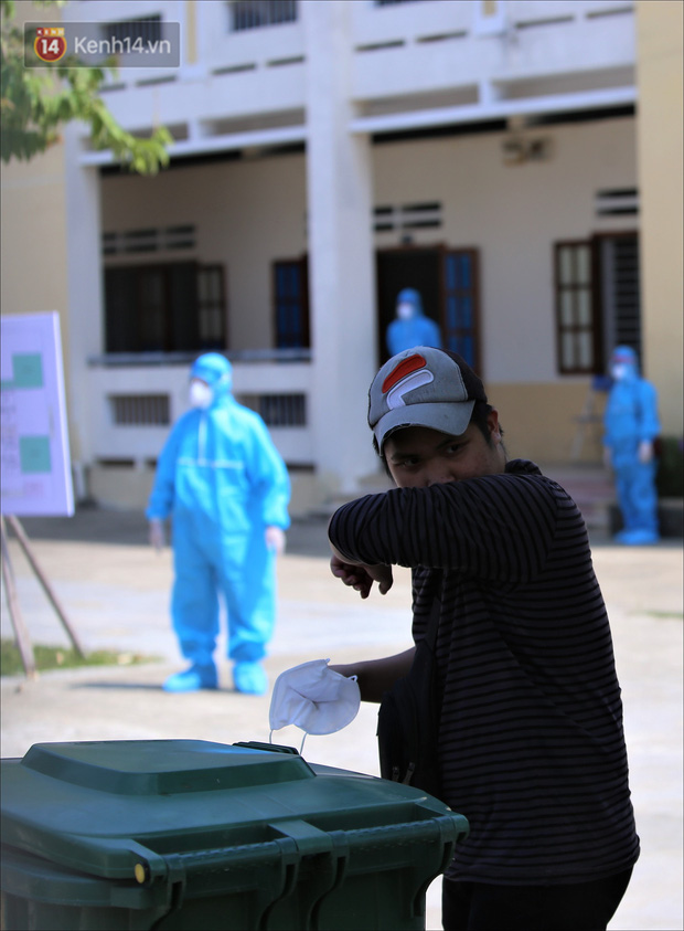 Điểm thi tốt nghiệp THPT có 1 không 2”: Giám thị mặc đồ bảo hộ, coi thi xong phải tự cách ly, bài thi sẽ được khử khuẩn-13