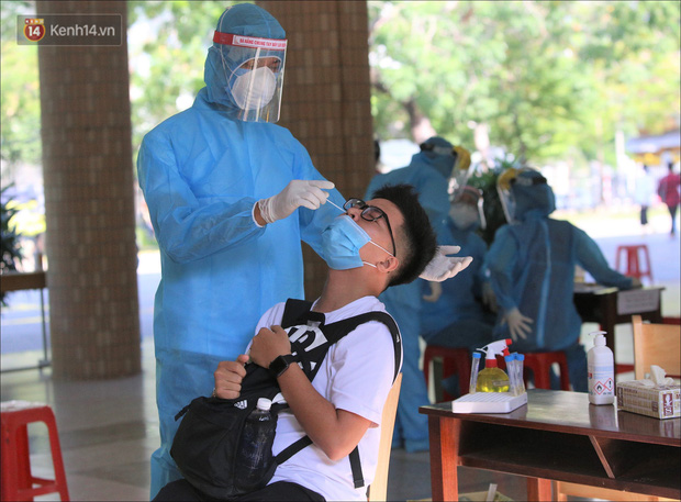 Điểm thi tốt nghiệp THPT có 1 không 2”: Giám thị mặc đồ bảo hộ, coi thi xong phải tự cách ly, bài thi sẽ được khử khuẩn-19