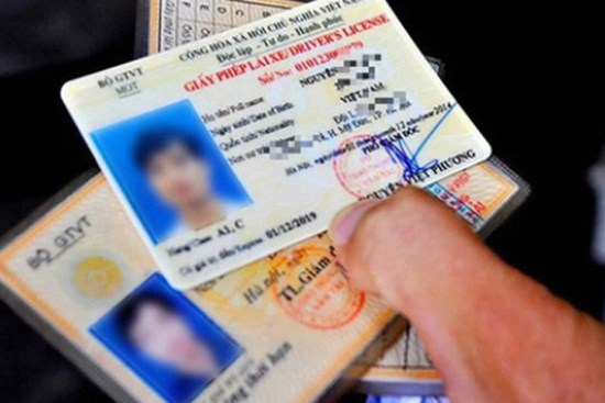 Chính phủ đồng ý giấy phép lái xe có 12 điểm/năm, vi phạm bị trừ hết điểm phải thi lại