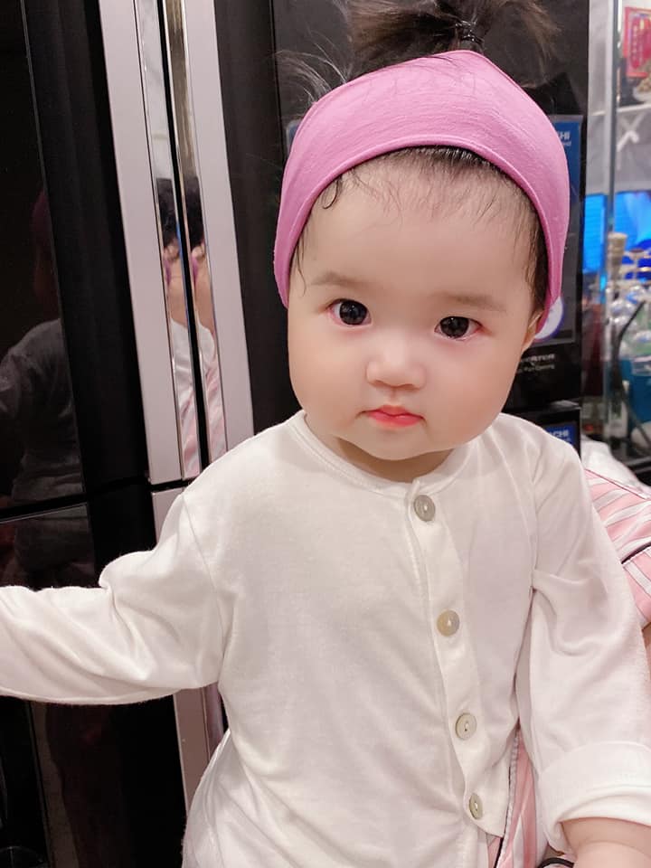 Khoe eo thon sau 8 tháng sinh con nhưng chị gái Ngọc Trinh vẫn để lộ khuyết điểm nhiều mẹ bỉm sữa sợ gặp phải sau sinh-9