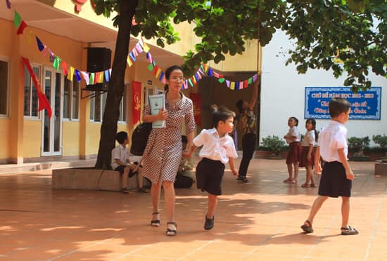 Chú lính chì Thiện Nhân mới ngày nào vào lớp 1 mà giờ đã cao lớn bất ngờ, suy nghĩ thì chững chạc như ông cụ non-3