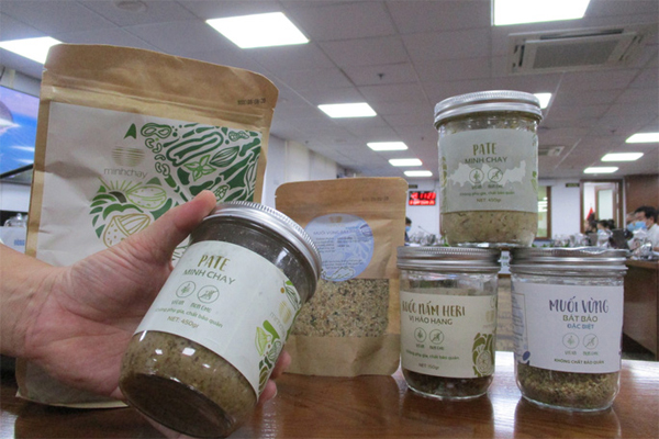 Công an Hà Nội vào cuộc vụ ngộ độc pate Minh Chay-2