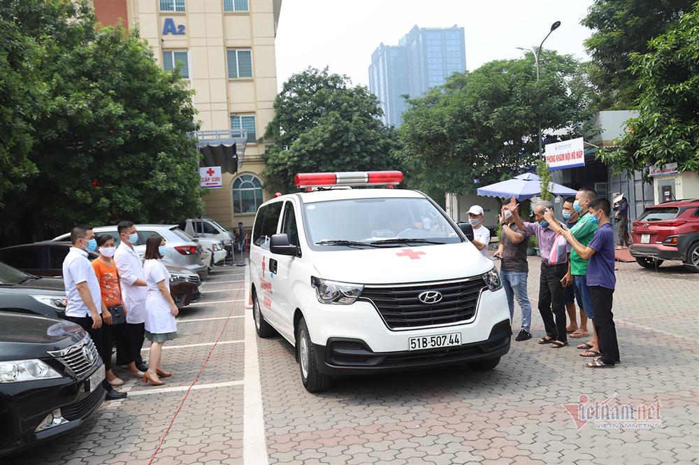 Ông Đoàn Ngọc Hải: Tôi chở bệnh nhân nghèo không phải để làm màu-12