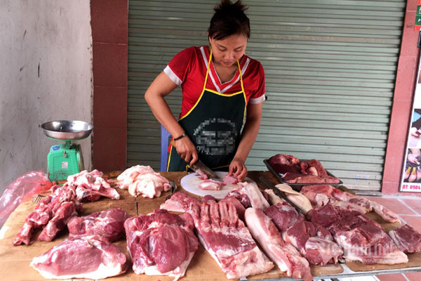 Giá lợn hơi xuống thấp nhất trong vòng 1 năm-3