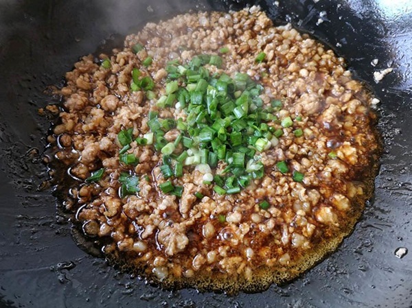 Vợ chỉ biến tấu nhẹ món đậu phụ, chồng con ăn bay cả nồi cơm-5