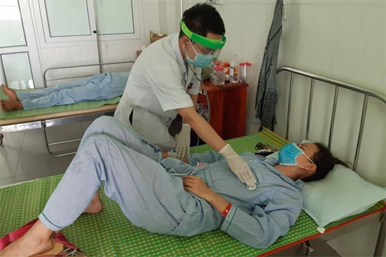 3 người ở Quảng Nam nhập viện cấp cứu sau khi ăn pate Minh Chay