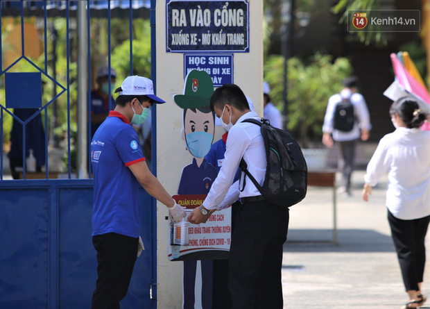 Ngày thi thứ 2 kỳ thi tốt nghiệp THPT đợt 2: Thí sinh tiếp tục thi môn tổ hợp-2