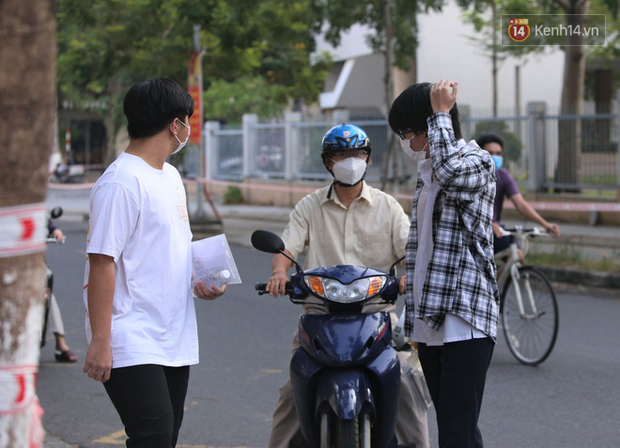 Ngày thi thứ 2 kỳ thi tốt nghiệp THPT đợt 2: Thí sinh tiếp tục thi môn tổ hợp-7