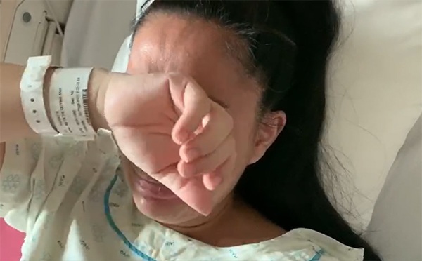 Con vừa sinh 1 ngày, vợ Lê Dương Bảo Lâm da xanh môi nhợt nhạt ôm mặt khóc nức nở-2