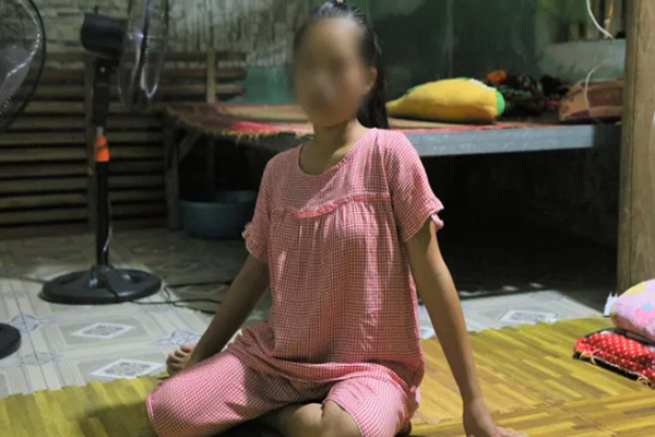 Bé gái 12 tuổi mang bầu 7 tháng tố cha dượng nhiều lần cưỡng hiếp-1