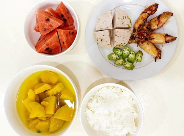 Nàng trợ lý trẻ đẹp khoe cơm độc thân chỉ 70k/bữa siêu ngon, hội không ăn hành bỗng lên tiếng-2