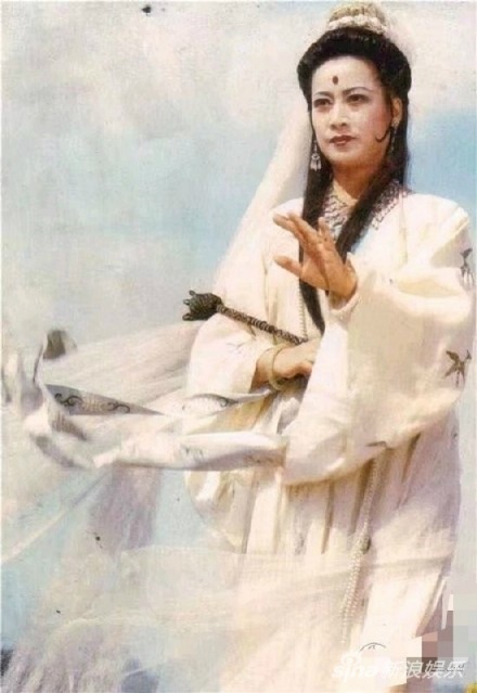 Bồ Tát Tây du ký được người dân quỳ lạy, lập bàn thờ hiện ra sao ở tuổi U80?-5