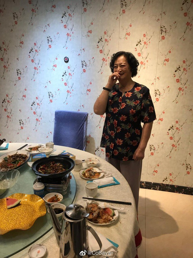 Bồ Tát Tây du ký được người dân quỳ lạy, lập bàn thờ hiện ra sao ở tuổi U80?-8