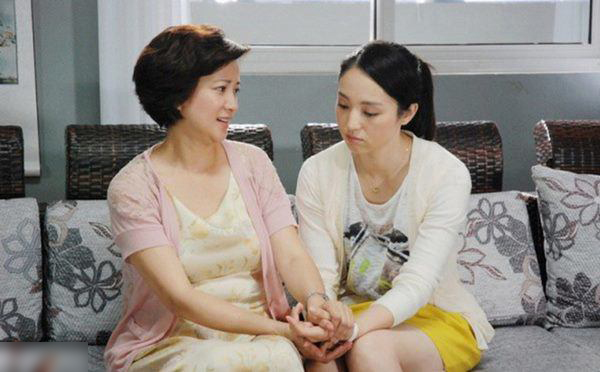 Mẹ chồng đoảng nhận lên bế cháu, lo việc nhà giúp nhưng mới được 3 ngày tôi đã phải bảo khéo bà về quê-1