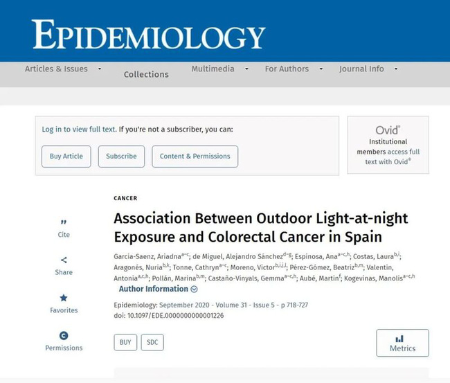 Nhiều người vẫn vô tư làm một việc vào ban đêm mà không biết rằng hành vi đó có thể khiến da nổi mụn, tóc rụng, nhanh già và cả nguy cơ ung thư-2