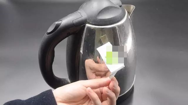 Đừng vội vứt tuýp kem đánh răng đã qua sử dụng đi, nó có thể giúp bạn tiết kiệm rất nhiều tiền trong một năm-5