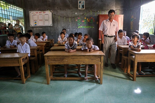 Năm học mới của chị em sinh tư Việt, Nam, Hạnh, Phúc-14