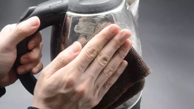 Đừng vội vứt tuýp kem đánh răng đã qua sử dụng đi, nó có thể giúp bạn tiết kiệm rất nhiều tiền trong một năm-7