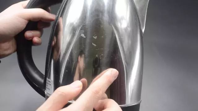 Đừng vội vứt tuýp kem đánh răng đã qua sử dụng đi, nó có thể giúp bạn tiết kiệm rất nhiều tiền trong một năm-8