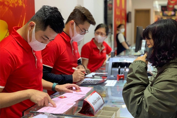 Giá vàng hôm nay 5/9: Ít biến động, chờ cơn sóng mới-1