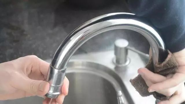 Đừng vội vứt tuýp kem đánh răng đã qua sử dụng đi, nó có thể giúp bạn tiết kiệm rất nhiều tiền trong một năm-18