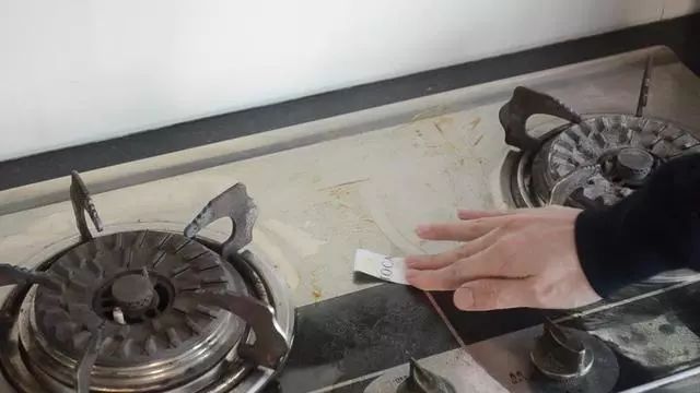 Đừng vội vứt tuýp kem đánh răng đã qua sử dụng đi, nó có thể giúp bạn tiết kiệm rất nhiều tiền trong một năm-20