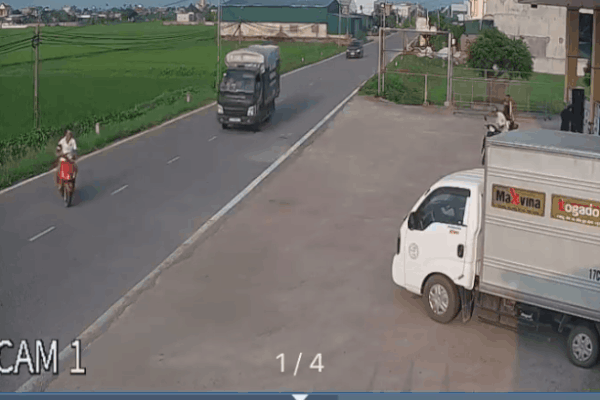 Camera hé lộ cảnh xe container khiến 2 cô gái tử vong thương tâm giữa giao lộ-2