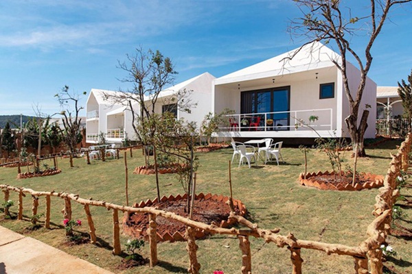 Tiêu tiền như Lý Nhã Kỳ: Thất tình đi mua đất, xây biệt phủ tặng dòng họ-1