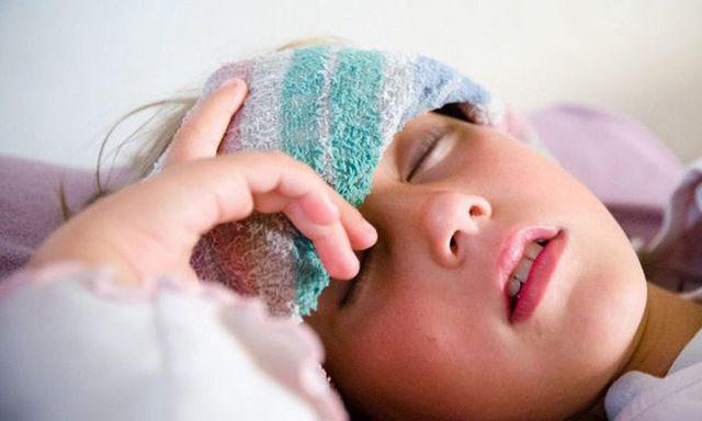 Đứa trẻ sốt cao 4 ngày không hạ, tổn thương thần kinh vì cốc sữa mua ven đường-1