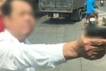 Giám đốc rút súng dọa tài xế ở Bắc Ninh: Họ vượt phải, tôi nhắc còn định rút dao đâm-1