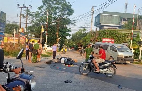 Công an Hà Nội truy tìm tài xế ô tô gây tai nạn khiến 2 người thương vong rồi bỏ trốn, kêu gọi người dân cung cấp camera hành trình-1