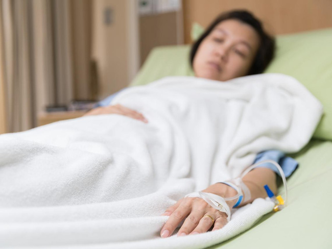 Chồng qua đời vì ung thư não, người vợ được chẩn đoán ung thư vú: Bác sĩ chỉ ra 90% người vợ bị ung thư vú do nguyên nhân không nhìn thấy này-2