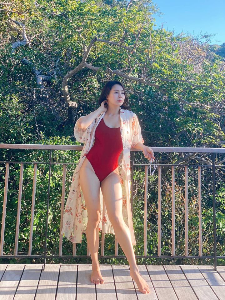 Hồng Diễm của Hoa Hồng Trên Ngực Trái: Lên phim lúc nào cũng bình dị đơn giản, ngoài đời không ít lần khoe dáng gợi cảm ở tuổi 38-8