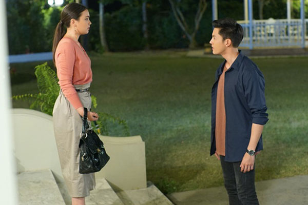 Chồng dứt khoát ly hôn nhưng vừa đặt bút ký, nghe những lời dặn dò của vợ&nbsp;lập tức xé đơn thay đổi quyết định-1