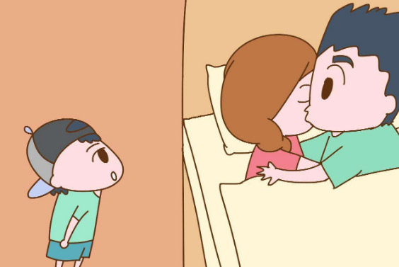 Bị con bắt gặp cảnh đang mặn nồng, ông bố trả lời lạc hướng đang đấm lưng cho mẹ nhưng bị con gái tỏ thái độ cực gắt-2