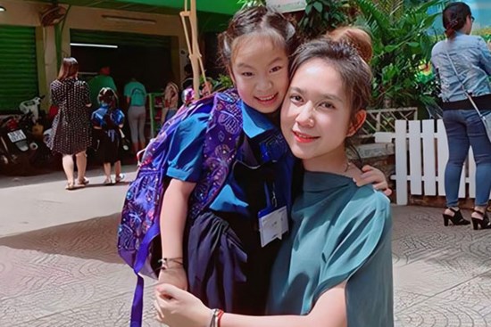 Đều là những đại gia của showbiz nhưng chỉ đến mùa khai giảng, dân tình mới phát hiện ra con của các sao Việt nay chỉ học trường bình dân