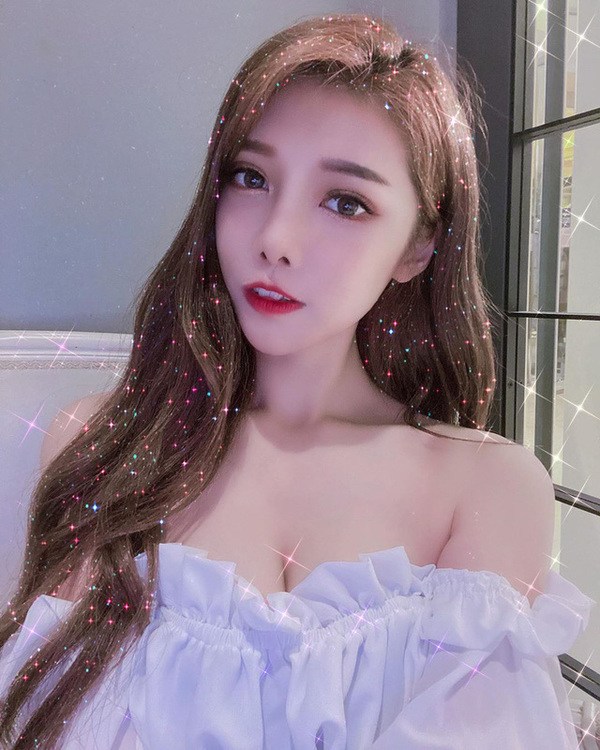 Cô gái làm dân tình hiểu lầm không mặc đồ ra đường, hoá ra là hotgirl có tiếng trên MXH-5