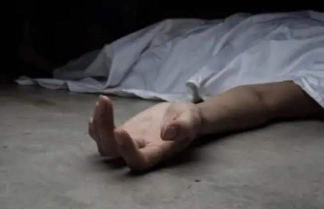 Ngửi thấy mùi hôi thối nồng nặc bốc ra từ nhà hàng xóm, người dân đi báo cảnh sát và phát hiện sự thật lạnh gáy bên trong ngôi nhà-1