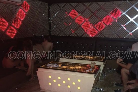 Đồng Nai: Bắt quả tang 5 cô gái 