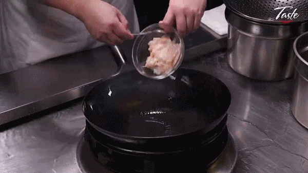 Học đầu bếp làm món mì xào chuẩn ngon cho bữa trưa cuối tuần nhanh gọn-5