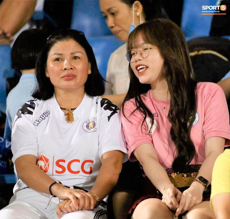 Huỳnh Anh vừa có động thái khẳng định mối quan hệ với Quang Hải đang cực tốt sau loạt drama-6