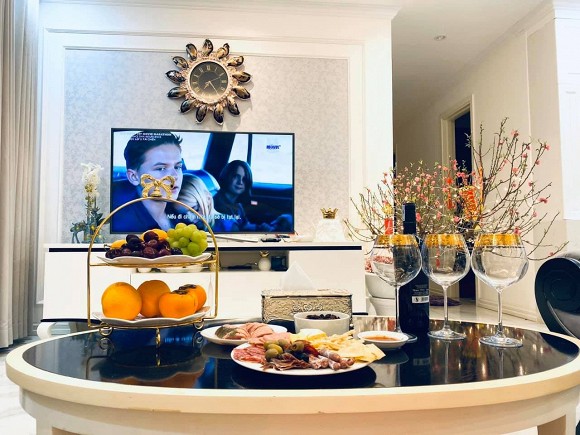 Diễn viên Phương Oanh tậu căn hộ mới sang trọng-6