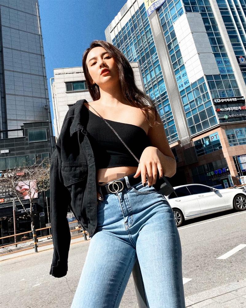 2 nàng tiểu tam hot nhất dàn hậu cung VTV: Người diện váy xinh ngất, người kín đáo vẫn sexy tột cùng trong street style tuần này-9