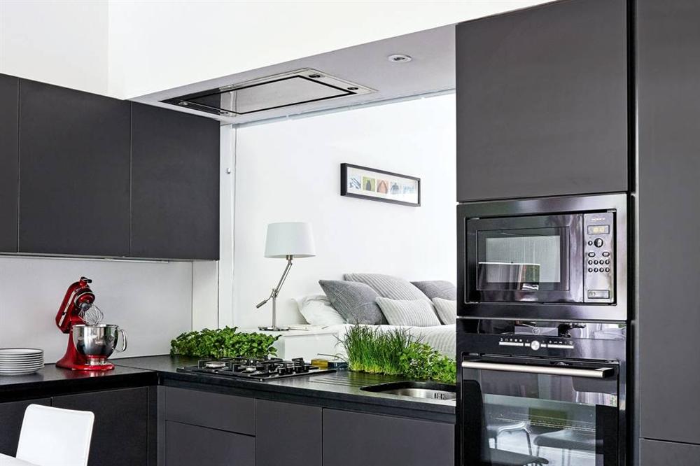 Những mẫu nhà bếp đẹp, ấn tượng và sang trọng với cách bài trí thông minh-28